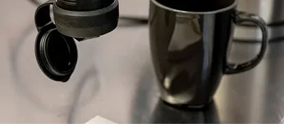PLUQ IN Detail 1