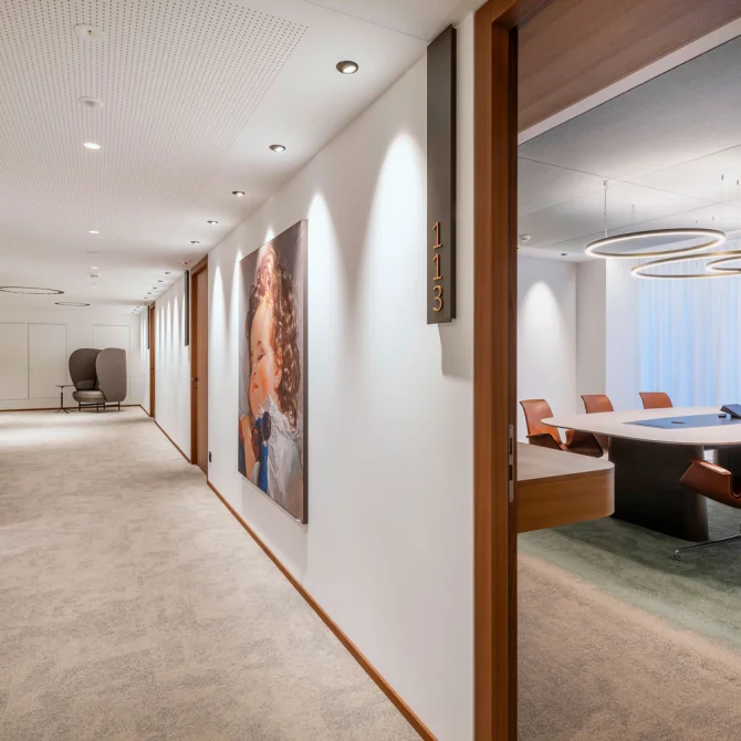 lgt-bleicherweg-flur-verstellbare-spot-beleuchtung-weiss-einbau-decke