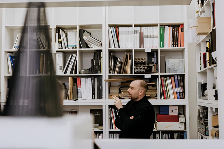 Carlo D´Alesio
— Where does your best work begin: Function, Form, or Feeling?