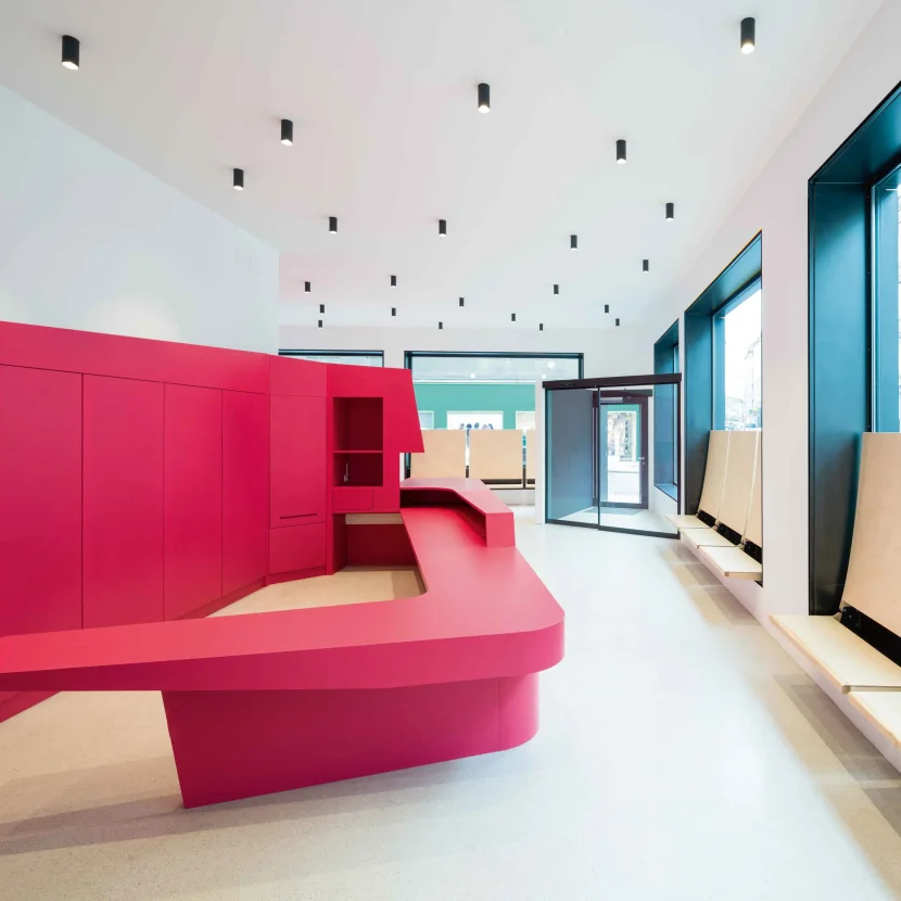invader-on-round-anbau-strahler-2