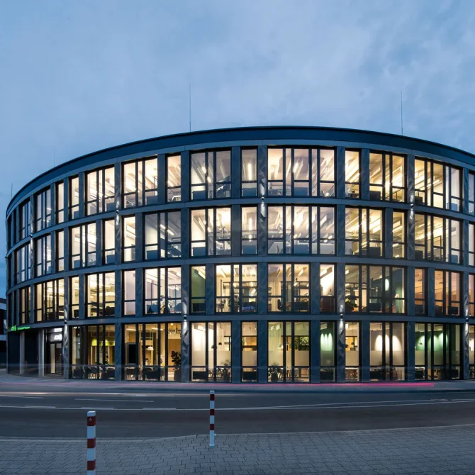 aok-gummersbach-beleuchtung-im-gesundheitswesen-firmengebauede-buero-beleuchtung