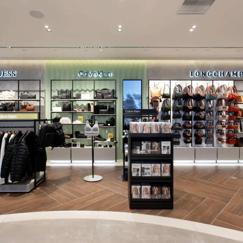 dutyfree-faro-einkaufszentrum-retail-spotstrahler-verkaufsbereich-centriq-mechaniq-imagine