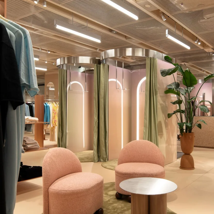 globus-zuerich-einkaufszentrum-umkleidekabine-retail-leuchte-imagine-clicktrack
