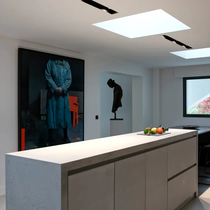 private-residence-kueche-anrichte-leuchte-2look4