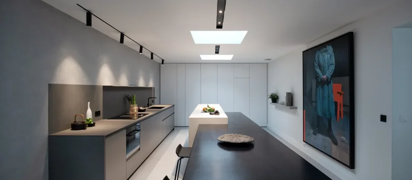 private-residence-kueche-beleuchtung-leuchte-2look4-invader-imagine