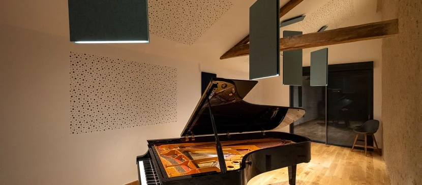 private-residence-studio-musik-acoustic-leuchte-klavier