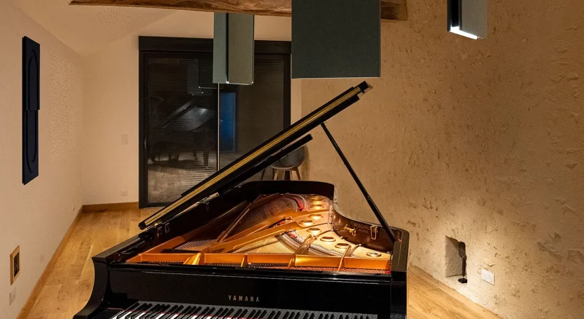 private-residence-studio-musik-klavier-acoustic-leuchte