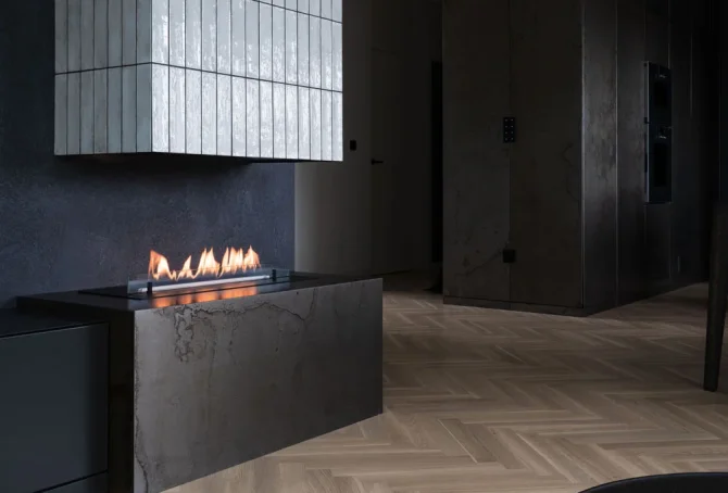 private-residence-wohnzimmer-kamin-leuchte-imagine-minimal-track