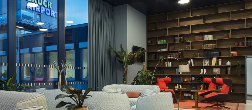 pro_airportloungeibk_2105