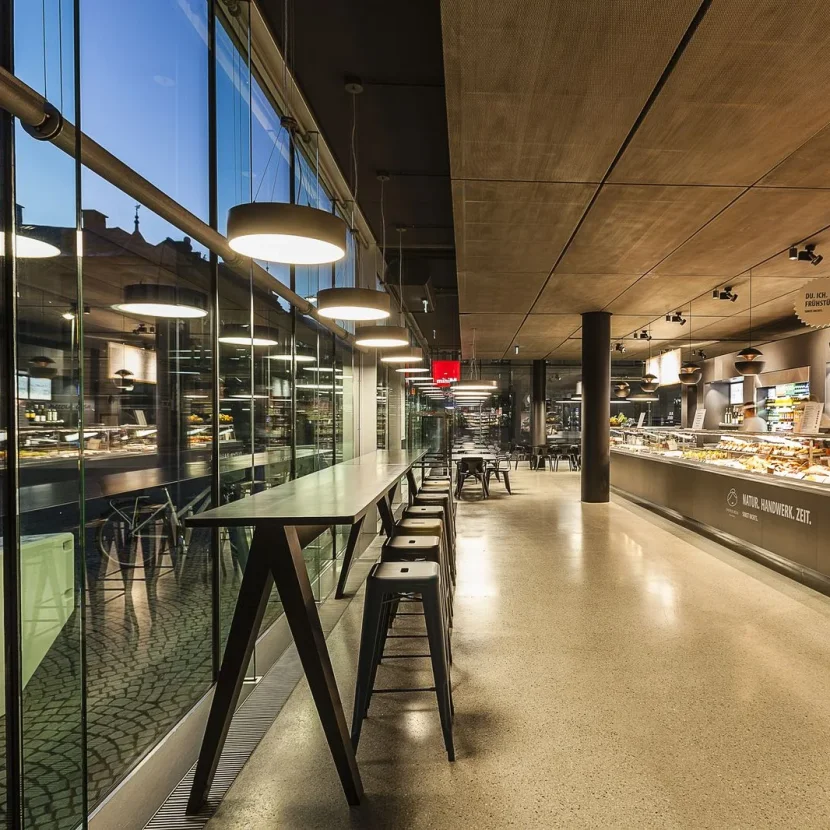 prolicht_ibox_hotspot_super_sign_01_baguette_sowi_innsbruck_2015