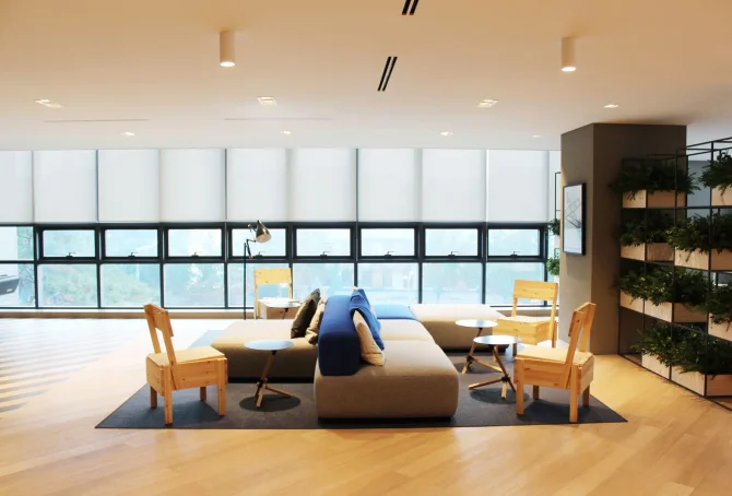 prolicht_invader_twin_city_book_cafe_korea_2015