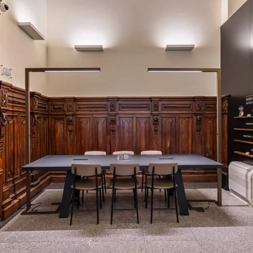 workcafe-santander-coworking-cafeteria-beleuchtung-hypro-speed-wall